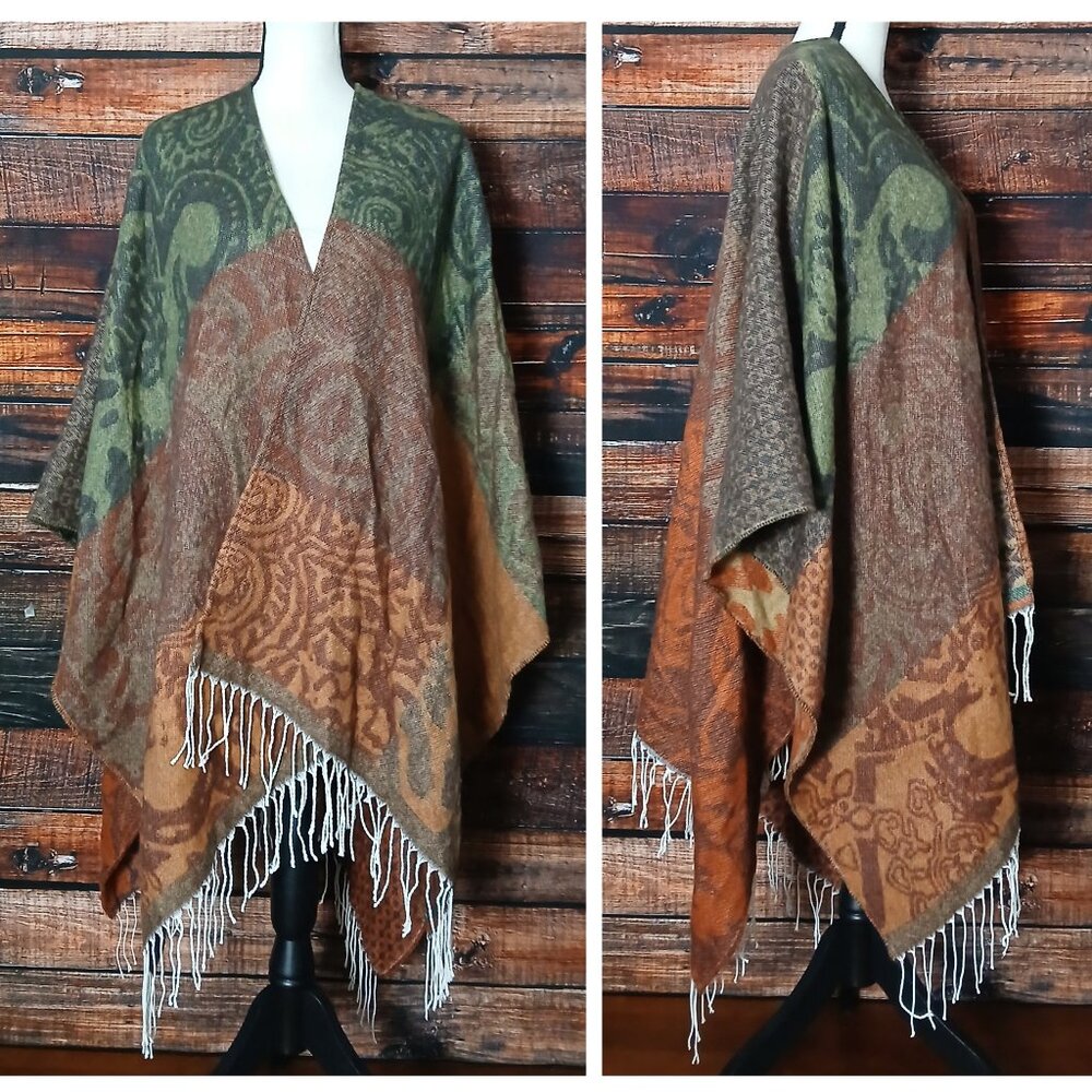 NWT Adrienne Vittadini Wrap Shawl Ruana One Size Bohemian Fringe Poncho Blanket - Picture 2 of 7